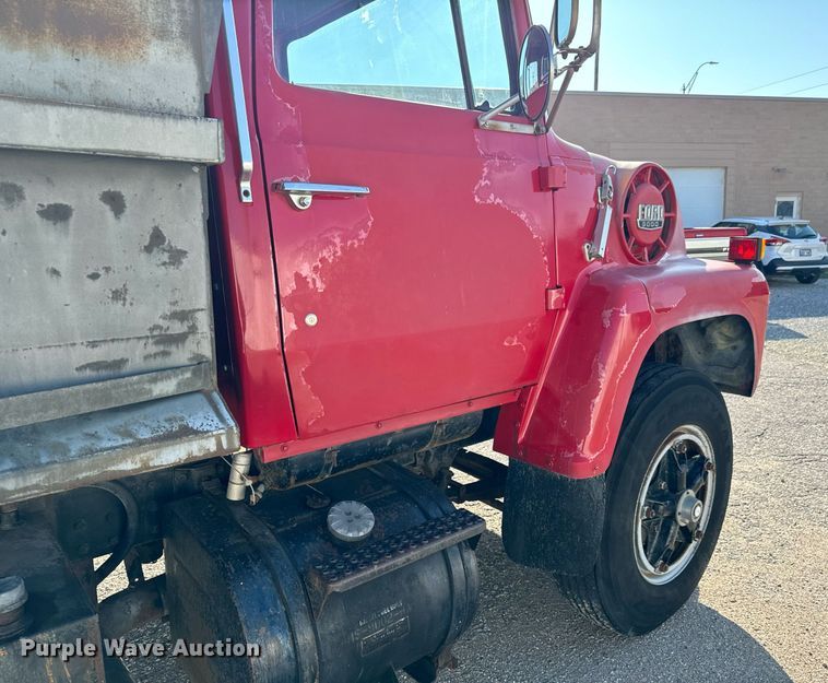 image for item MV9126 1984 Ford 9000 dump truck