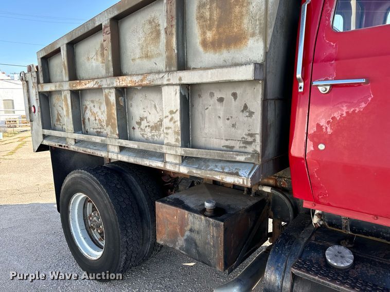 image for item MV9126 1984 Ford 9000 dump truck