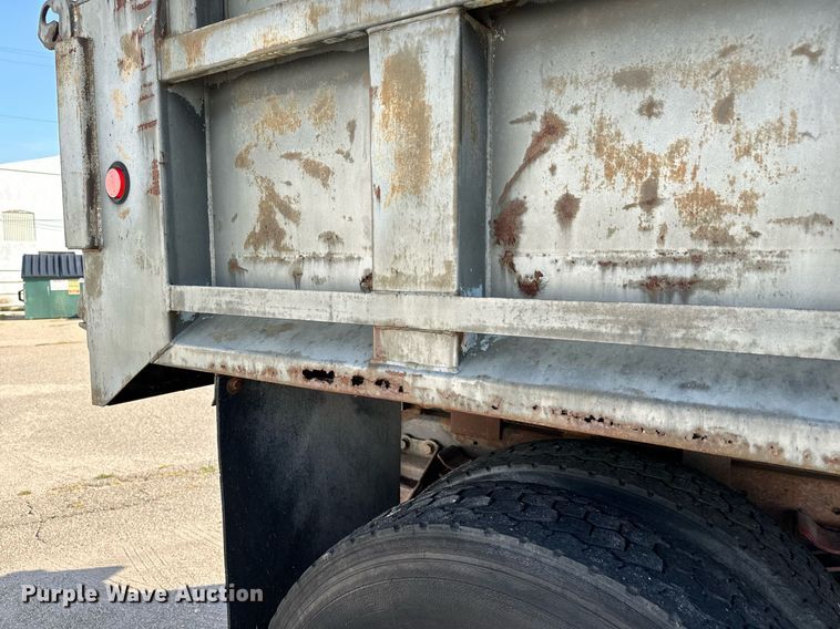 image for item MV9126 1984 Ford 9000 dump truck