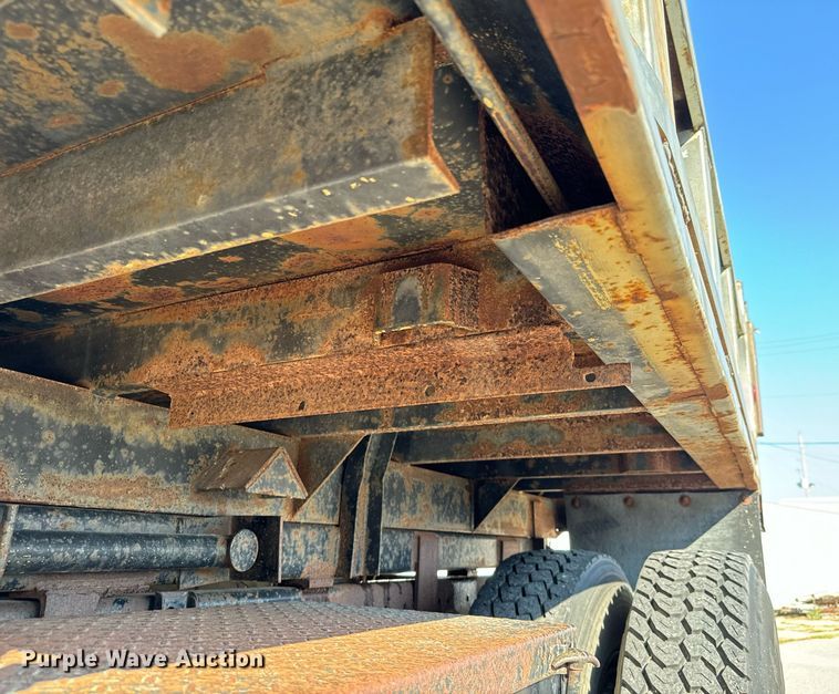 image for item MV9126 1984 Ford 9000 dump truck