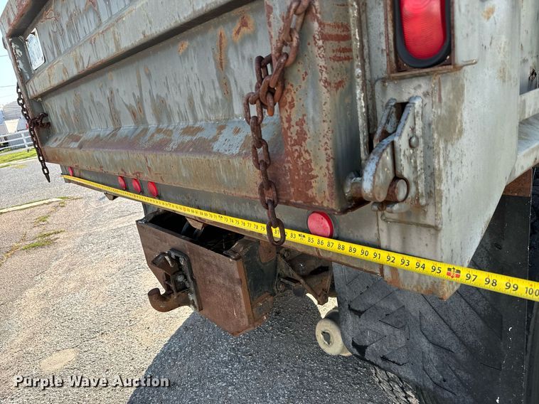 image for item MV9126 1984 Ford 9000 dump truck