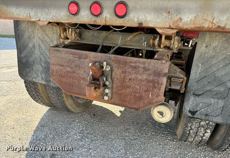 image for item MV9126 1984 Ford 9000 dump truck