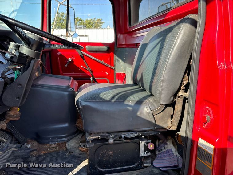 image for item MV9126 1984 Ford 9000 dump truck