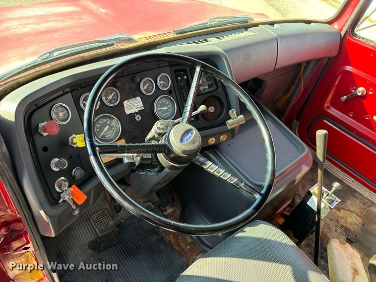 image for item MV9126 1984 Ford 9000 dump truck