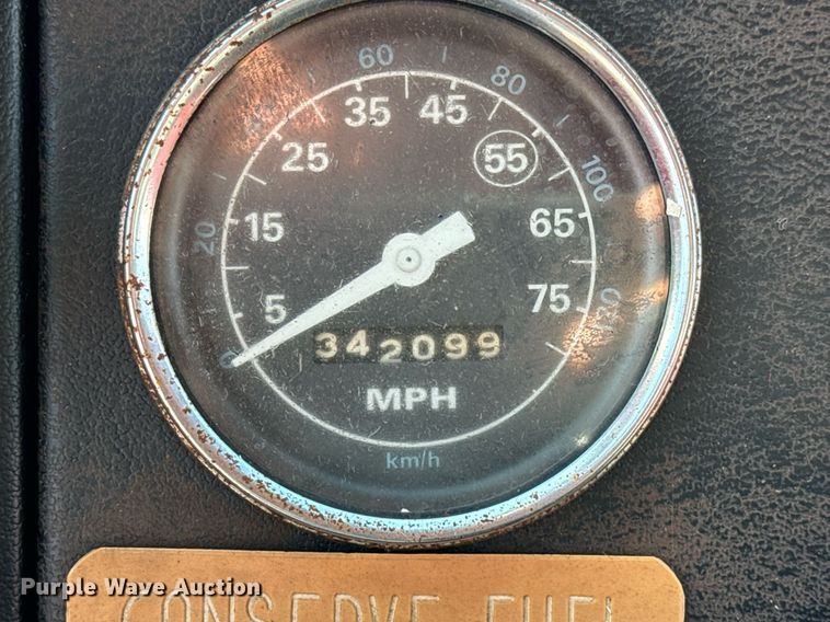 image for item MV9126 1984 Ford 9000 dump truck