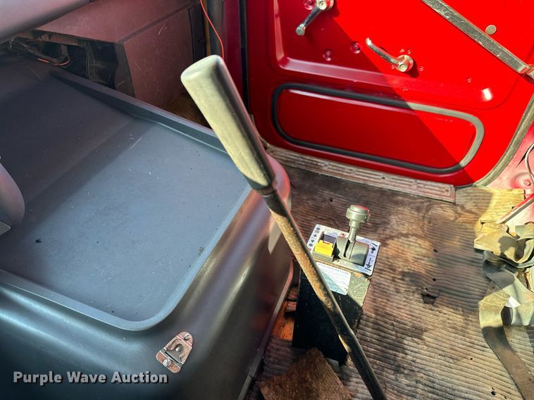 image for item MV9126 1984 Ford 9000 dump truck