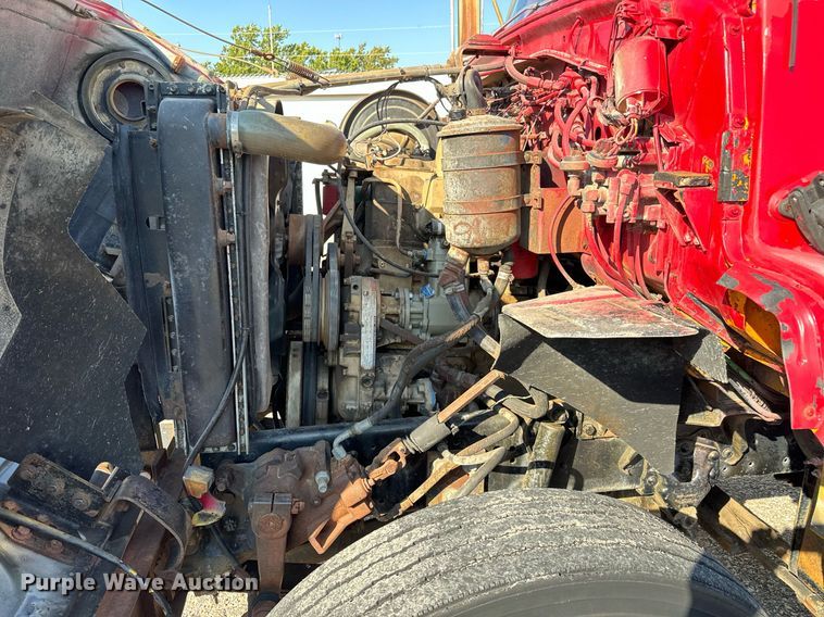 image for item MV9126 1984 Ford 9000 dump truck