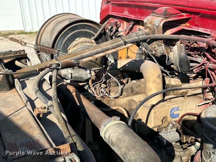 image for item MV9126 1984 Ford 9000 dump truck