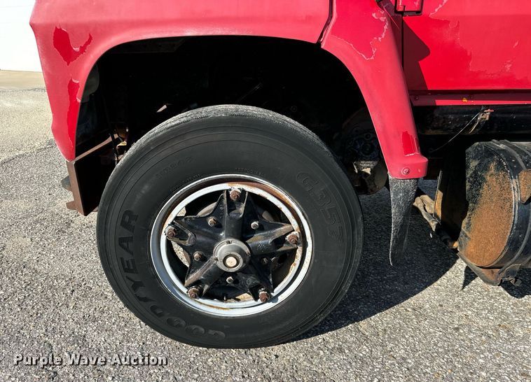 image for item MV9126 1984 Ford 9000 dump truck