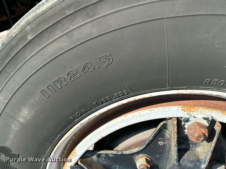 image for item MV9126 1984 Ford 9000 dump truck