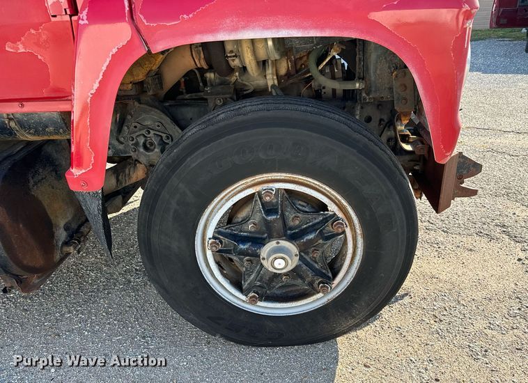 image for item MV9126 1984 Ford 9000 dump truck