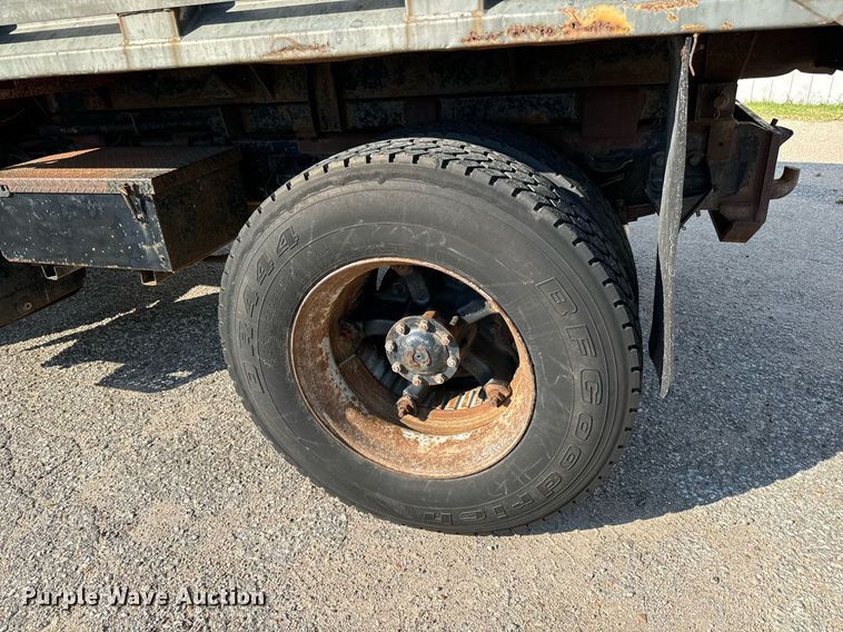 image for item MV9126 1984 Ford 9000 dump truck
