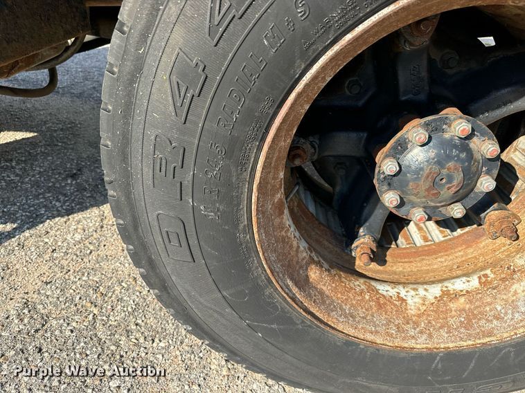 image for item MV9126 1984 Ford 9000 dump truck