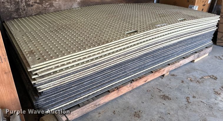 image for item MV9132 (25) TrakMat track mats