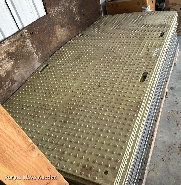 image for item MV9132 (25) TrakMat track mats