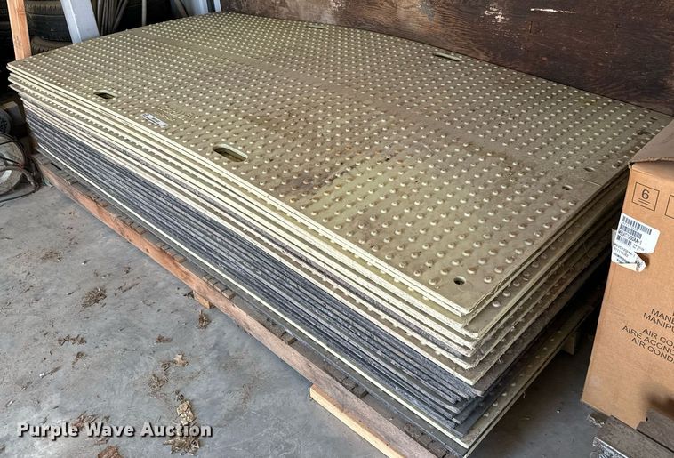 image for item MV9132 (25) TrakMat track mats