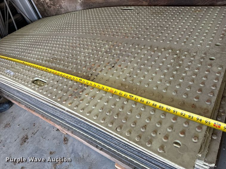 image for item MV9132 (25) TrakMat track mats
