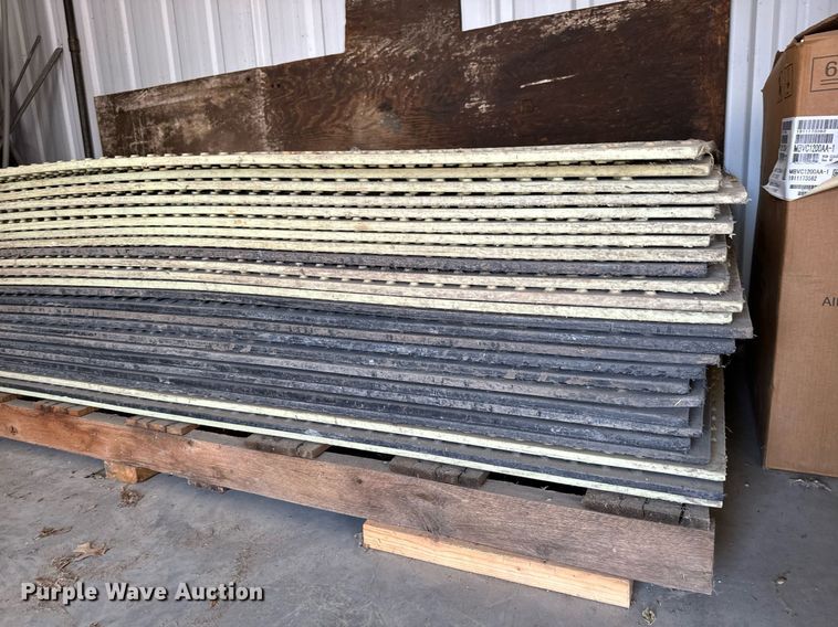 image for item MV9132 (25) TrakMat track mats