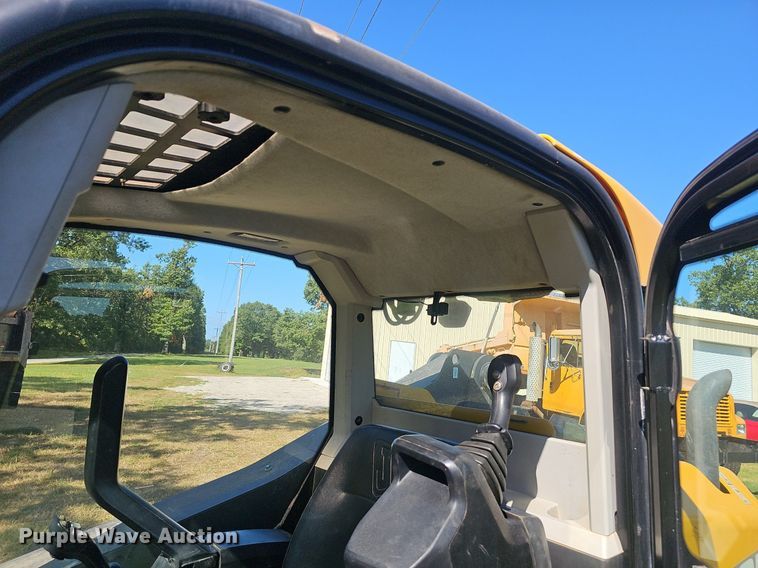 image for item NX9051 2016 JCB 260T tracked skid steer loader