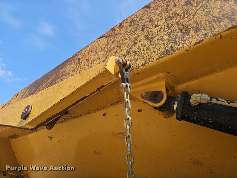 image for item NX9064 2013 Caterpillar  740B haul truck