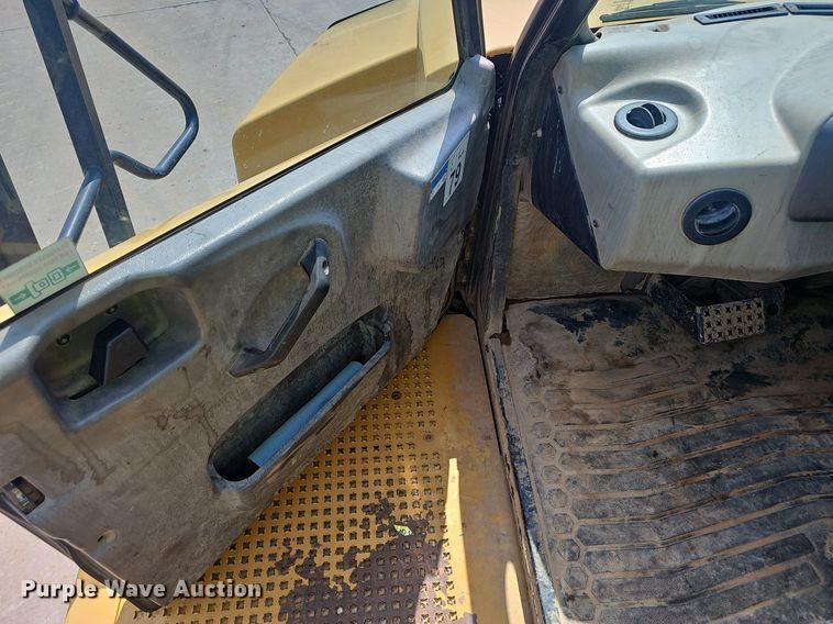 image for item NX9064 2013 Caterpillar  740B haul truck