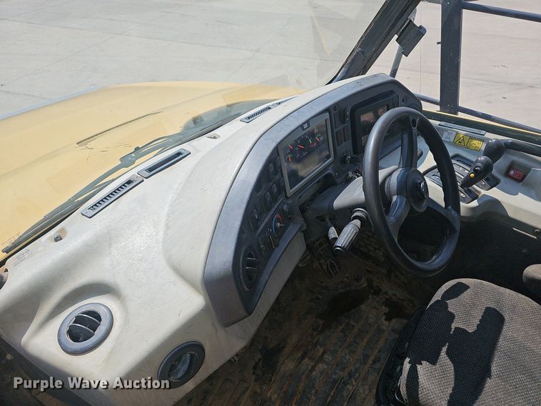 image for item NX9064 2013 Caterpillar  740B haul truck