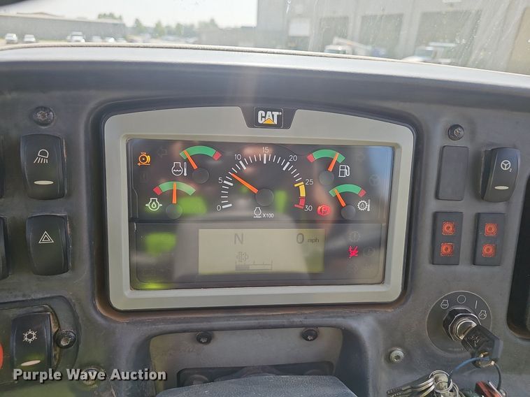 image for item NX9064 2013 Caterpillar  740B haul truck