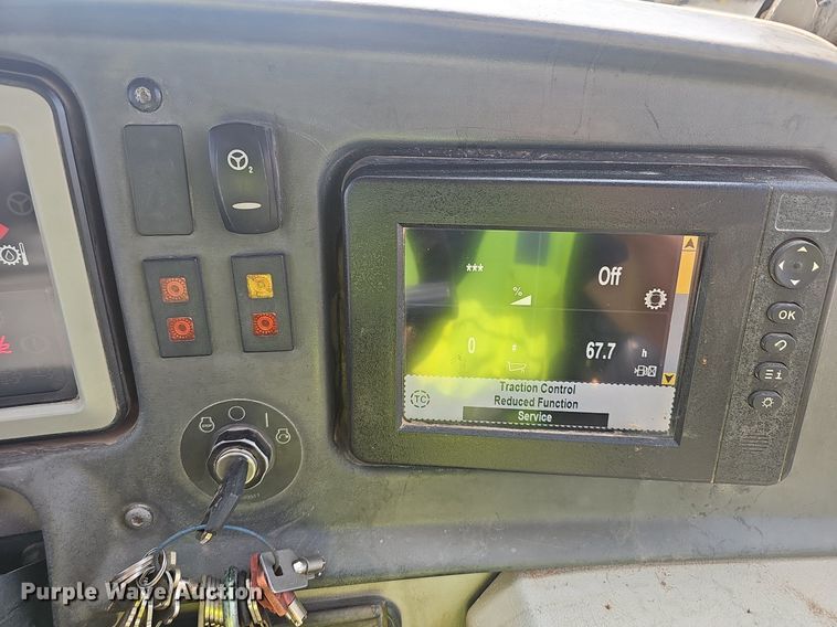 image for item NX9064 2013 Caterpillar  740B haul truck