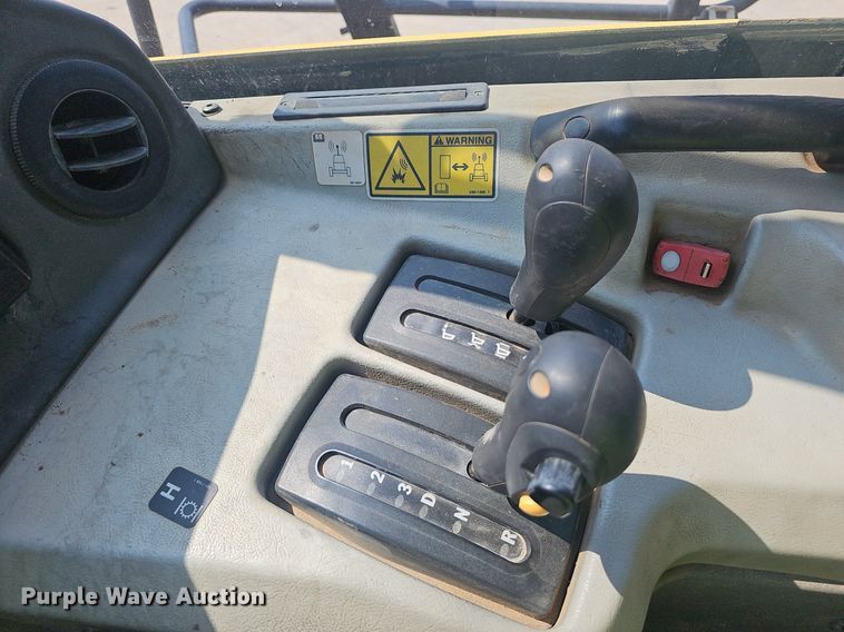 image for item NX9064 2013 Caterpillar  740B haul truck