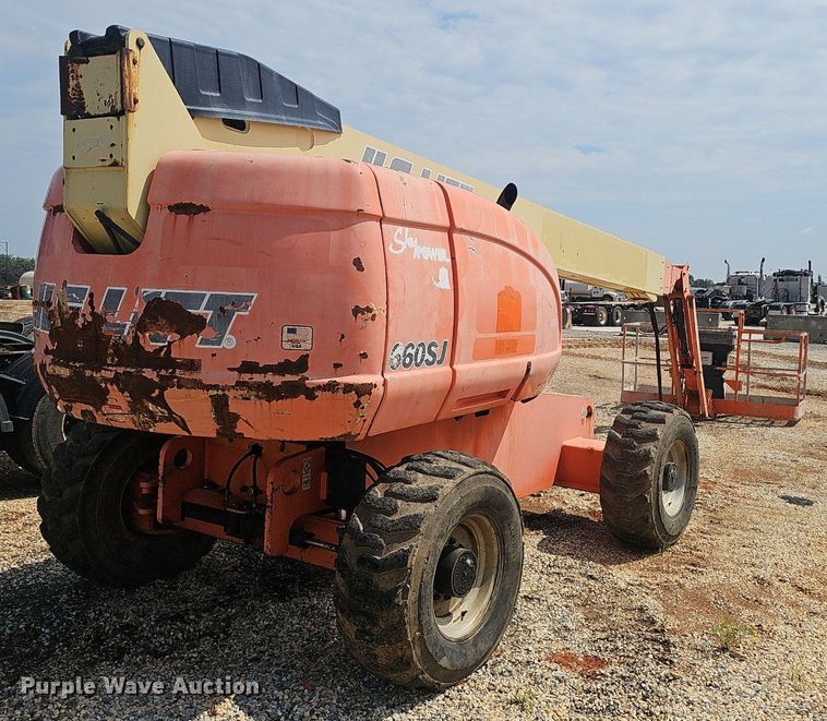 image for item NX9065 2005 JLG 660SJ boom lift