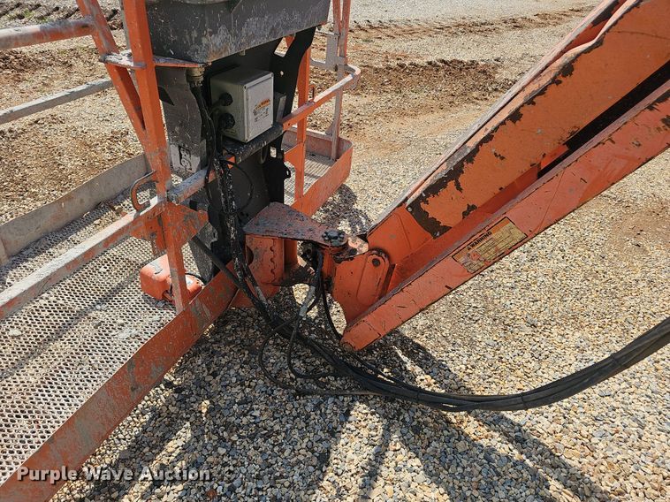 image for item NX9065 2005 JLG 660SJ boom lift