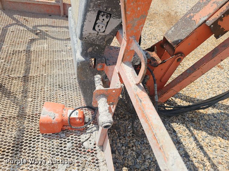 image for item NX9065 2005 JLG 660SJ boom lift