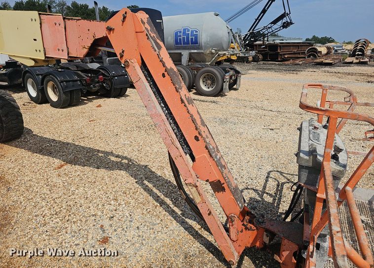 image for item NX9065 2005 JLG 660SJ boom lift