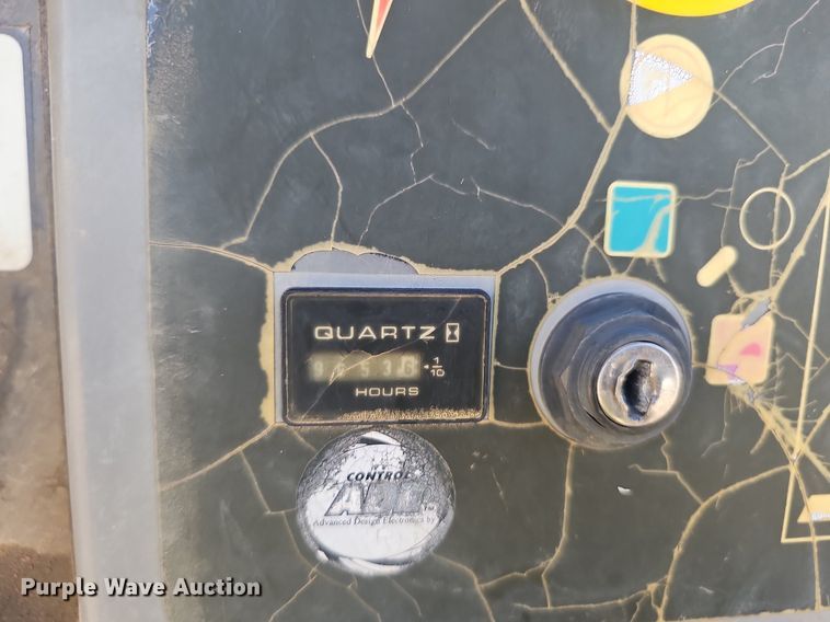 image for item NX9065 2005 JLG 660SJ boom lift