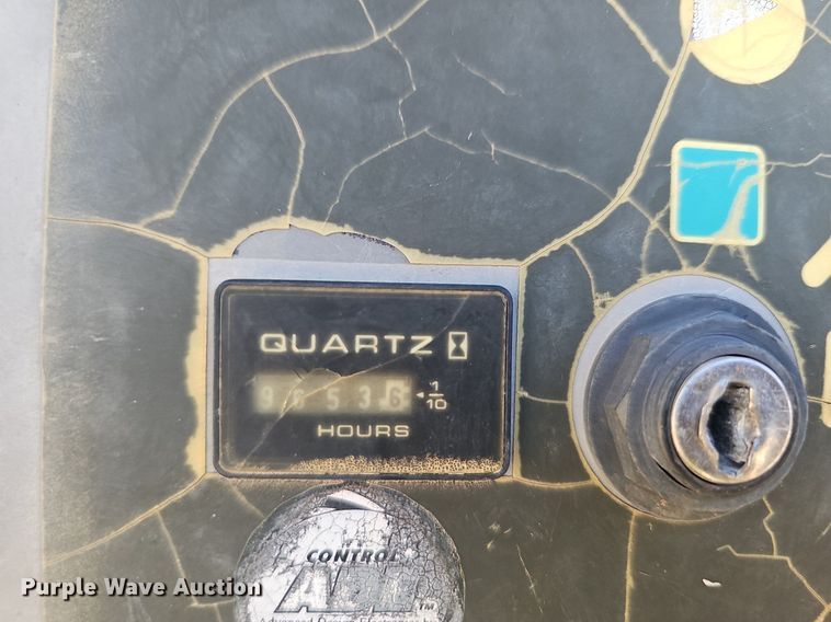 image for item NX9065 2005 JLG 660SJ boom lift