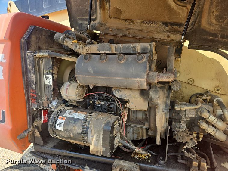 image for item NX9065 2005 JLG 660SJ boom lift