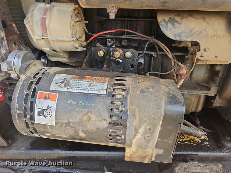 image for item NX9065 2005 JLG 660SJ boom lift