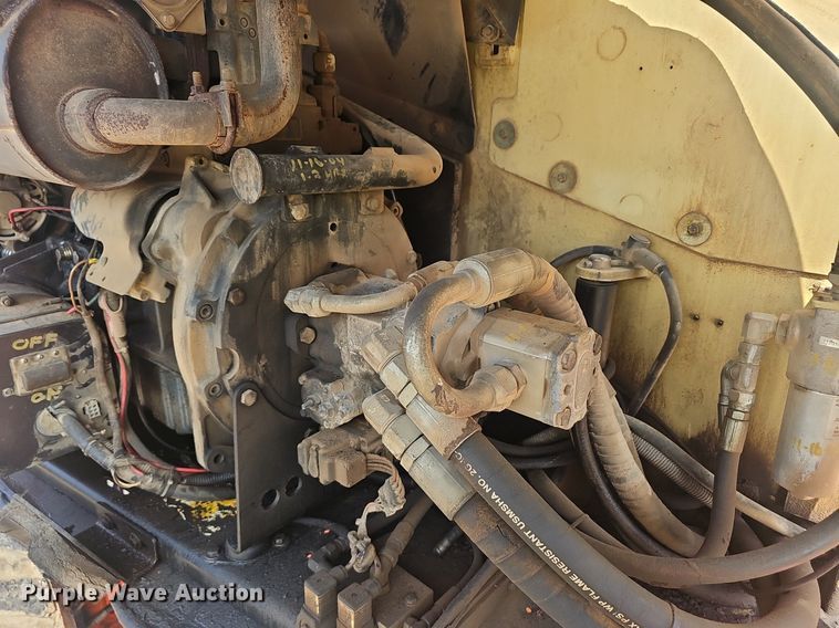 image for item NX9065 2005 JLG 660SJ boom lift