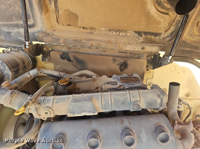 image for item NX9065 2005 JLG 660SJ boom lift