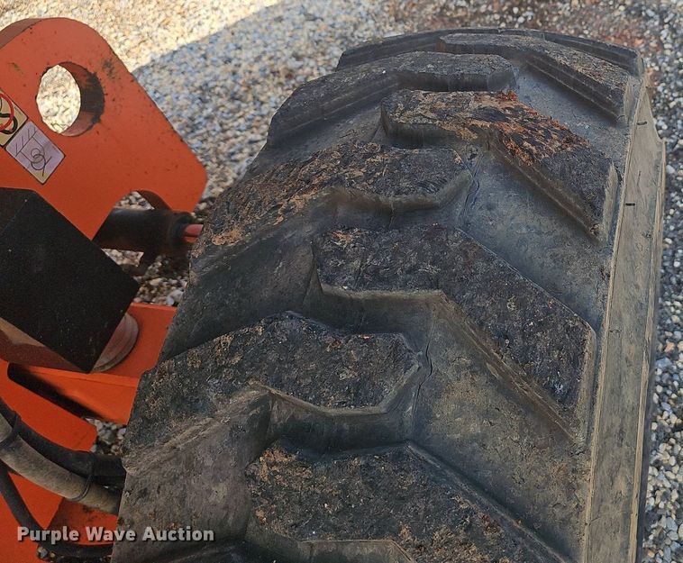 image for item NX9065 2005 JLG 660SJ boom lift