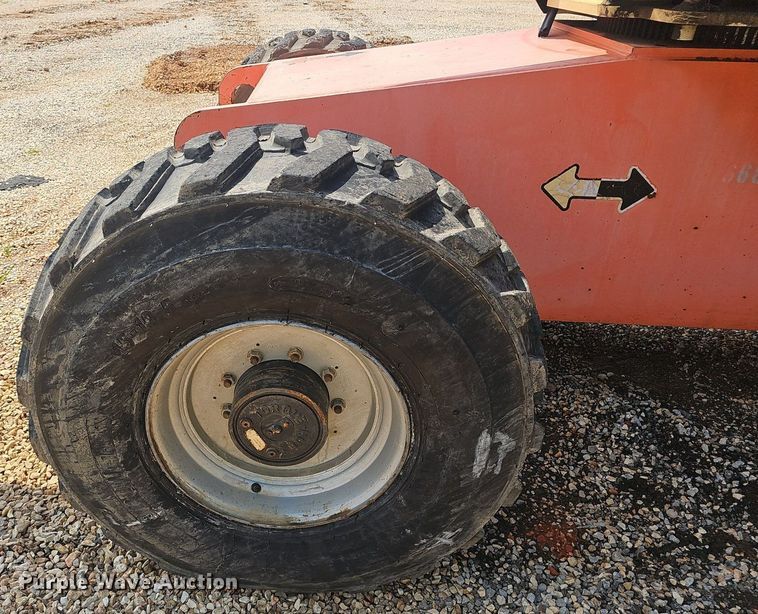 image for item NX9065 2005 JLG 660SJ boom lift