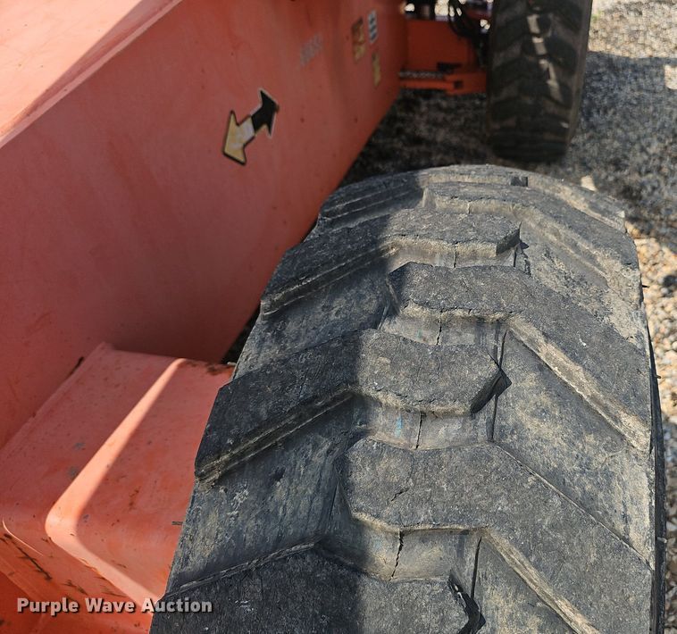 image for item NX9065 2005 JLG 660SJ boom lift