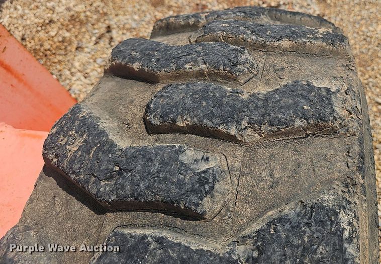 image for item NX9065 2005 JLG 660SJ boom lift