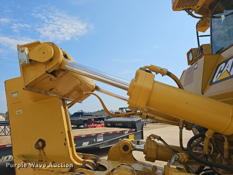 image for item NX9067 2012 Caterpillar  D8T dozer