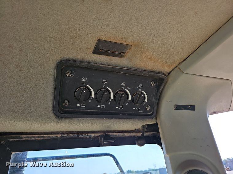 image for item NX9067 2012 Caterpillar  D8T dozer