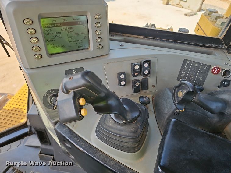 image for item NX9067 2012 Caterpillar  D8T dozer