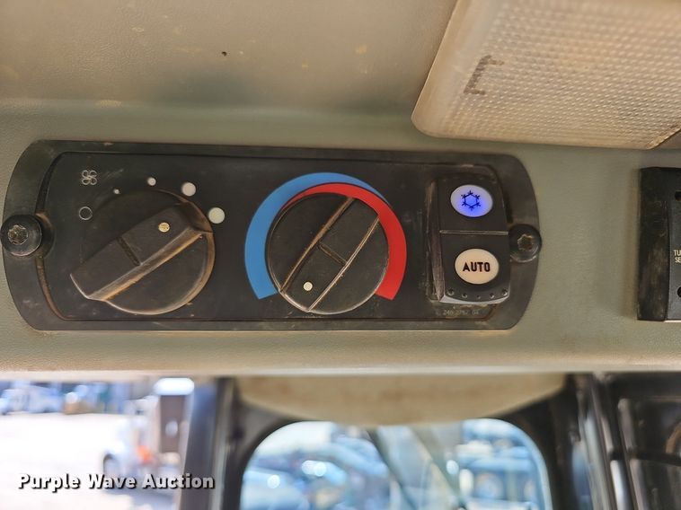 image for item NX9067 2012 Caterpillar  D8T dozer