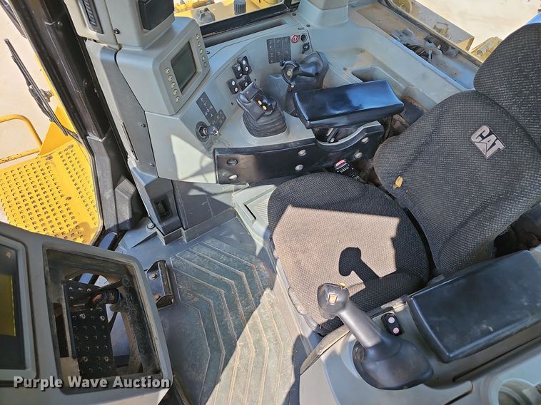 image for item NX9067 2012 Caterpillar  D8T dozer