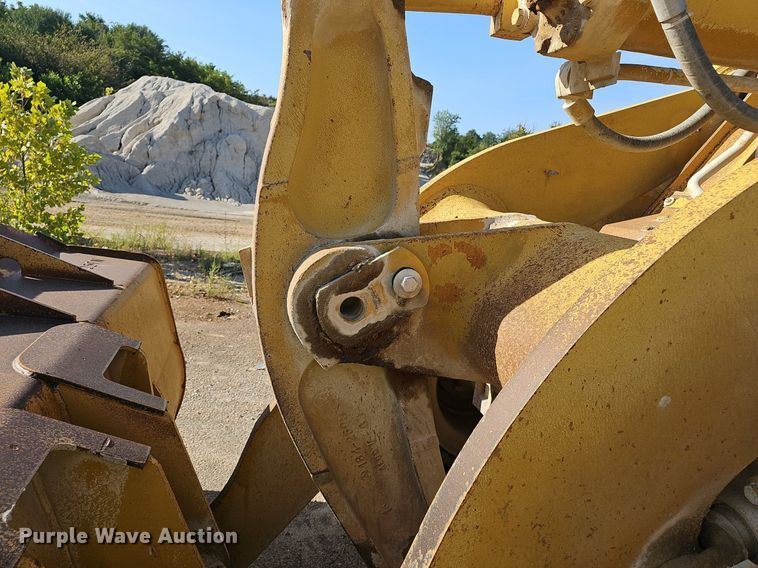 image for item NX9071 2004 Caterpillar 966G wheel loader