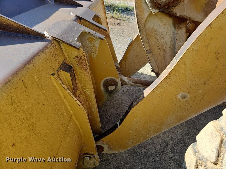 image for item NX9071 2004 Caterpillar 966G wheel loader